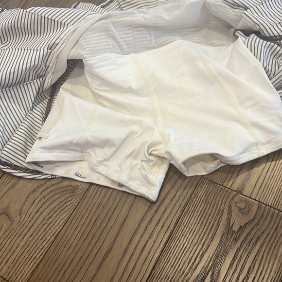 Vintage lululemon tennis skirt - Picture 4 of 4